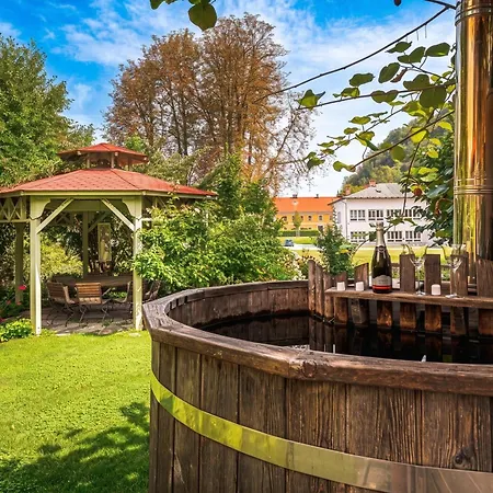 Nyaraló Jana's Garden House With Hot Tub Kamnik