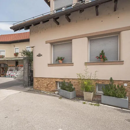 Jana's Garden House With Hot Tub * Kamnik